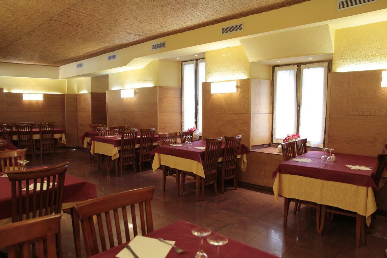 Tirso De Molina Hotel Almazán Exterior photo